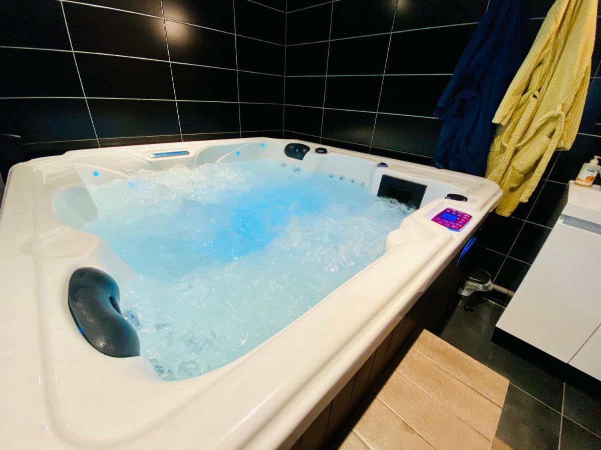 鲁昂Escapade Romantique - Jacuzzi Et Parking Prive - 002公寓 外观 照片
