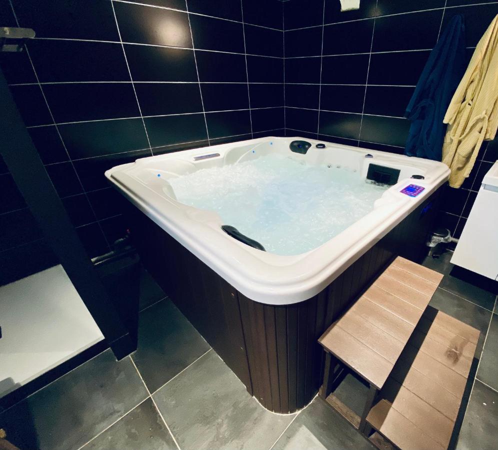 鲁昂Escapade Romantique - Jacuzzi Et Parking Prive - 002公寓 外观 照片