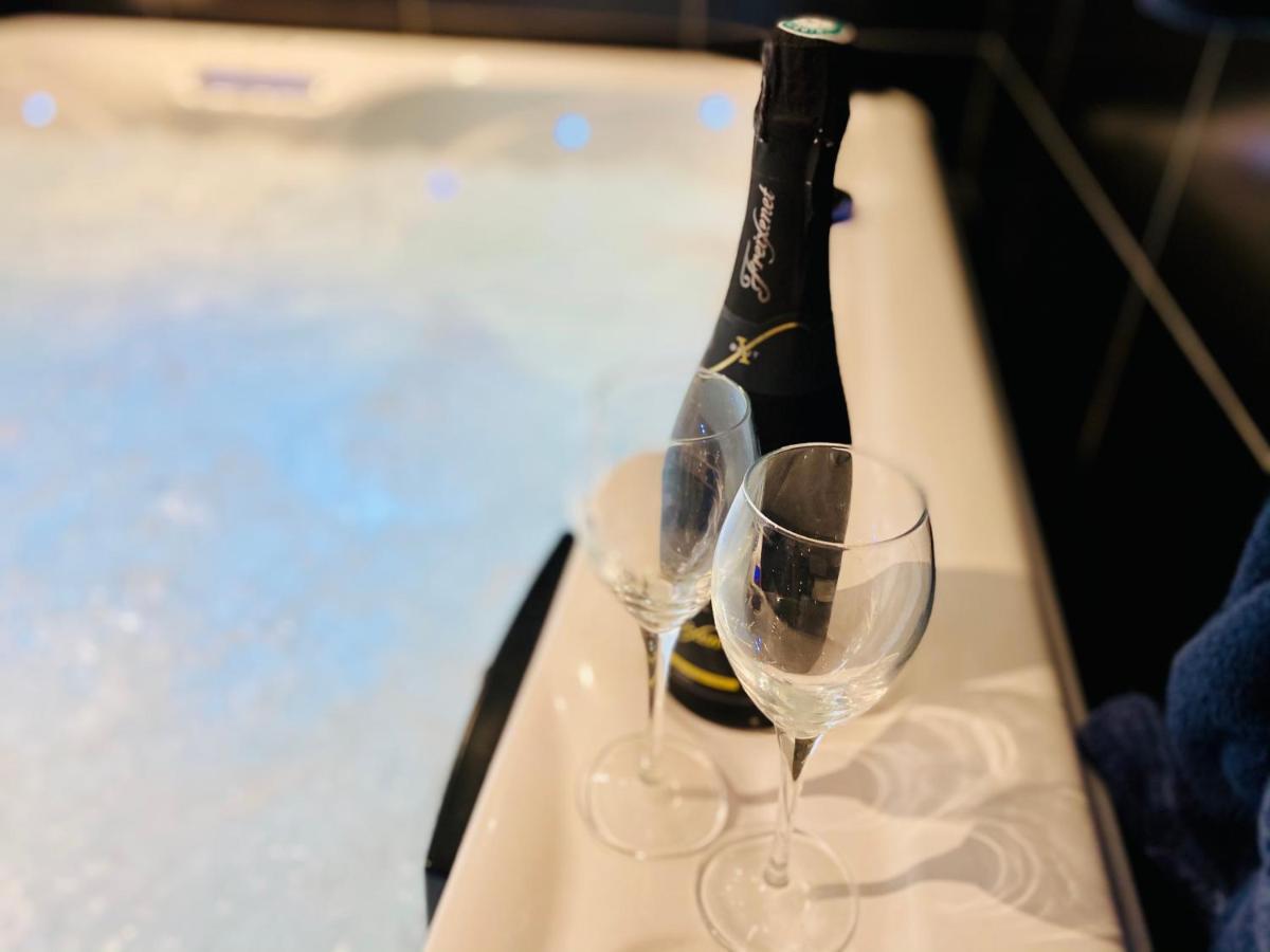 鲁昂Escapade Romantique - Jacuzzi Et Parking Prive - 002公寓 外观 照片
